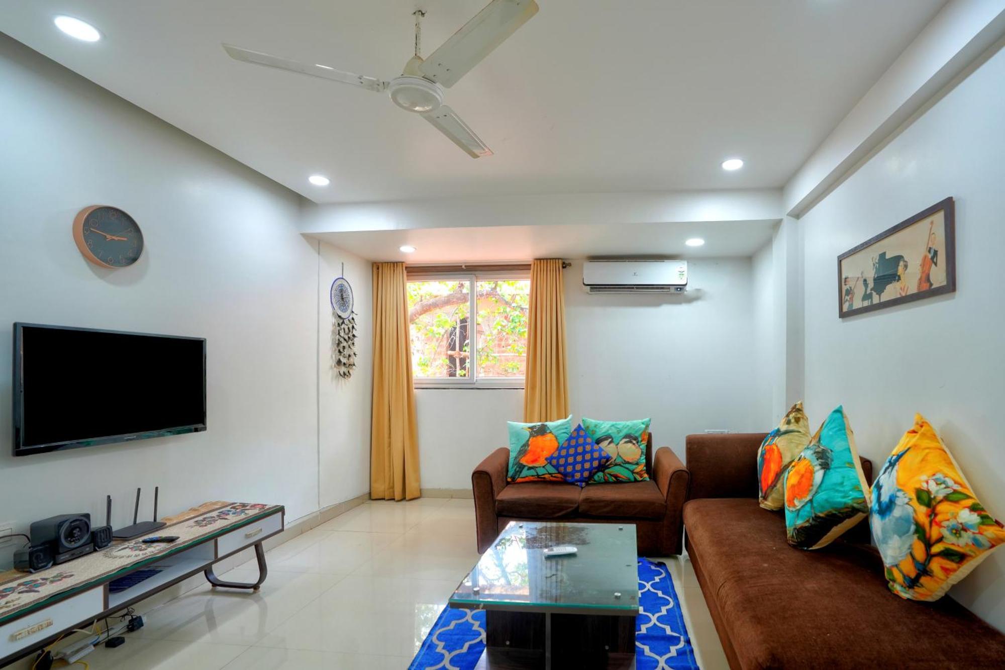 Luxurious Nirvana Apartments Vagator Ngoại thất bức ảnh