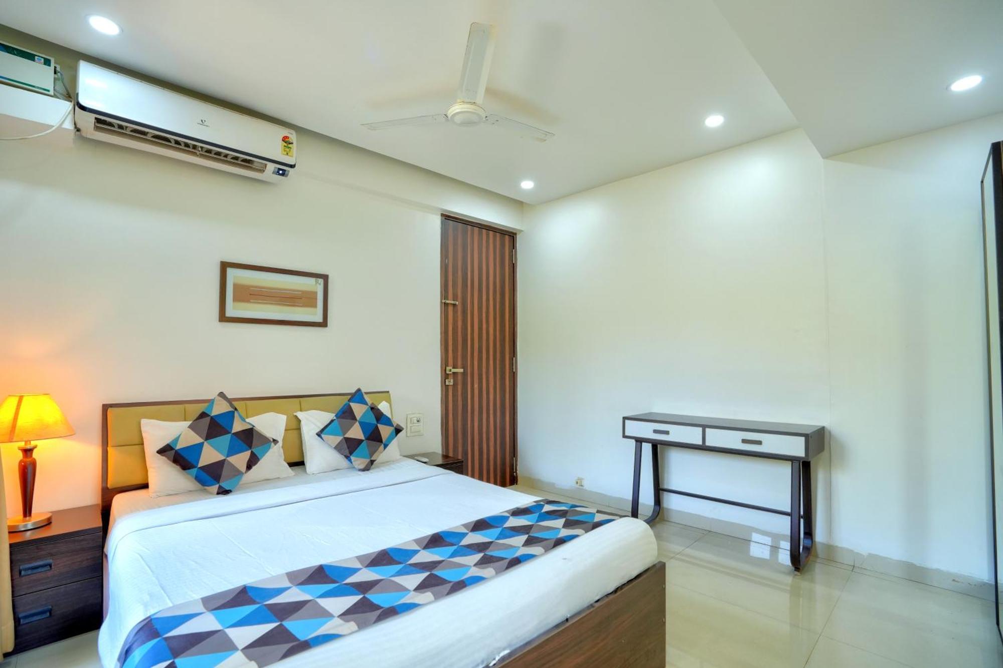 Luxurious Nirvana Apartments Vagator Ngoại thất bức ảnh