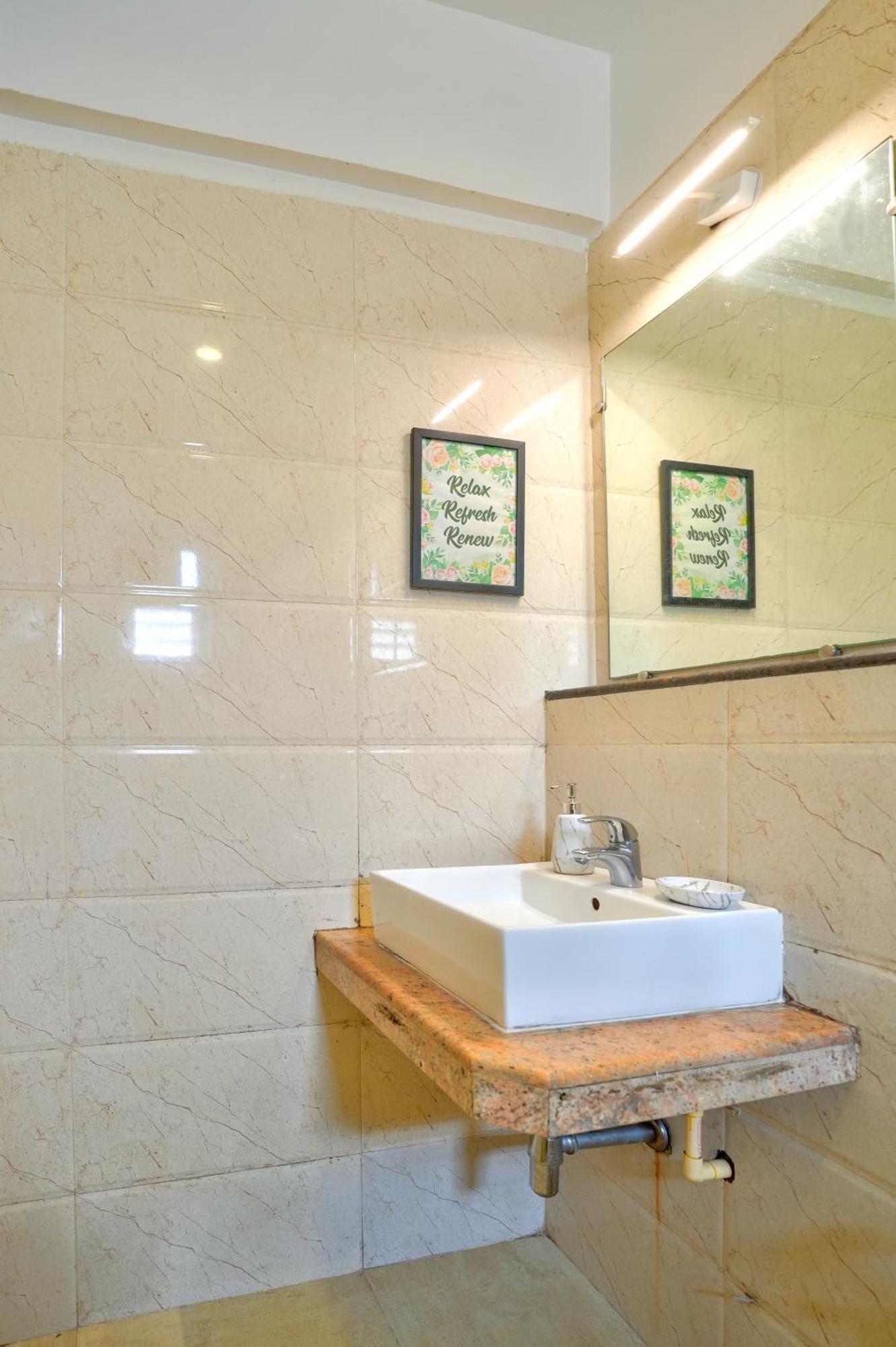 Luxurious Nirvana Apartments Vagator Ngoại thất bức ảnh